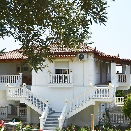 Helen Apartments Люкове Екстер'єр фото