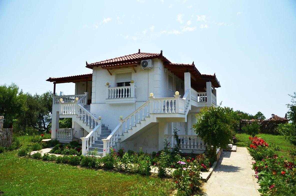 Helen Apartments Люкове Екстер'єр фото