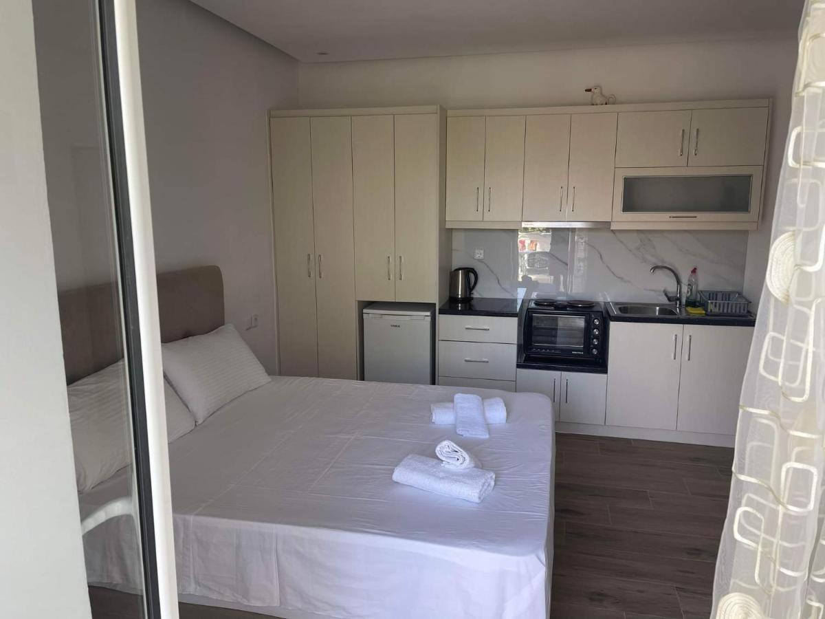 Helen Apartments Люкове Екстер'єр фото