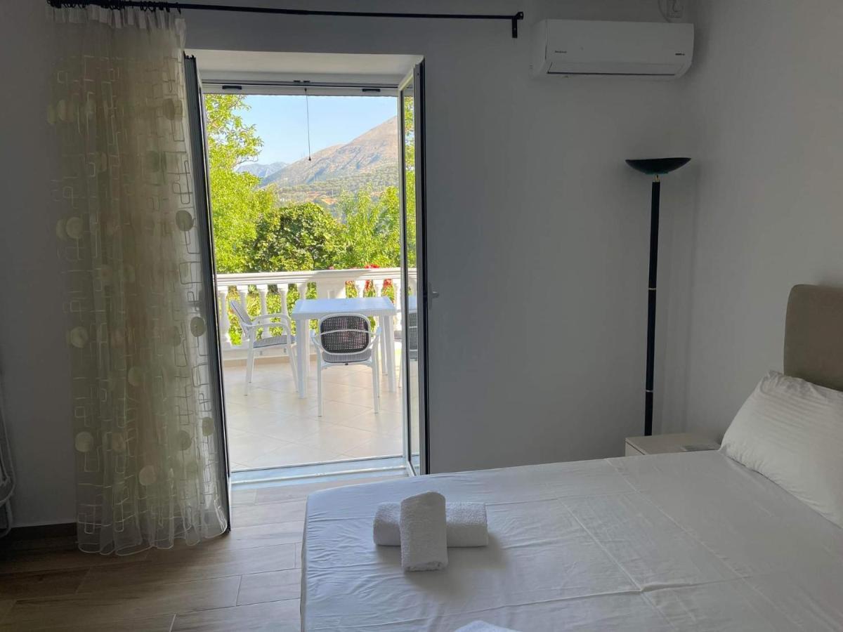Helen Apartments Люкове Екстер'єр фото