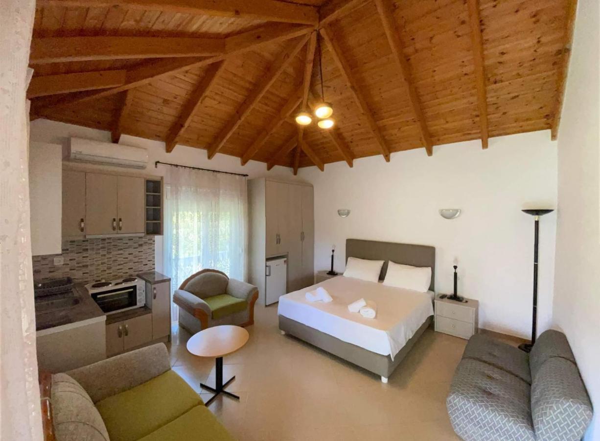 Helen Apartments Люкове Екстер'єр фото